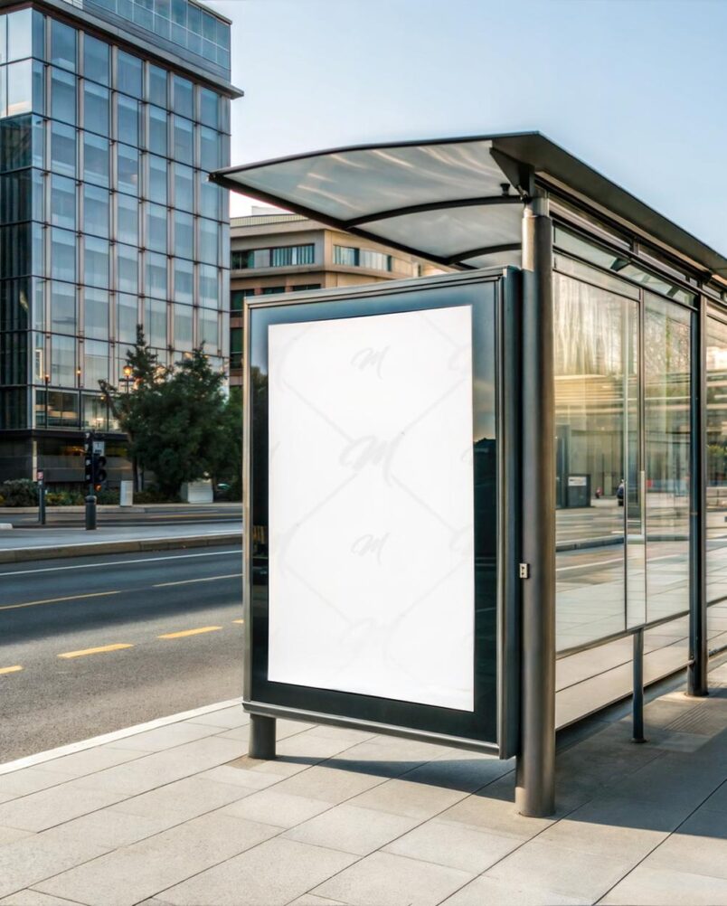 Mockup Outdoor Urbano Moderno Ônibus PSD Realista